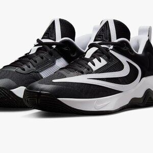 New (no box) Men's Nike Giannis Immortality 3, black/white, size 10